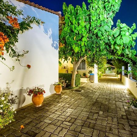 Koulouris Apartments & Studios Каливес Экстерьер фото