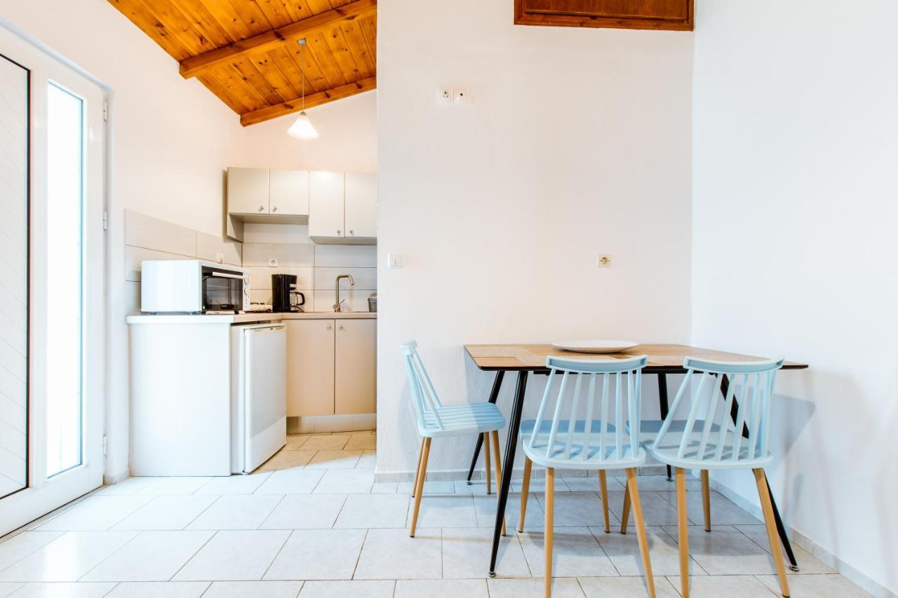 Koulouris Apartments & Studios Каливес Экстерьер фото