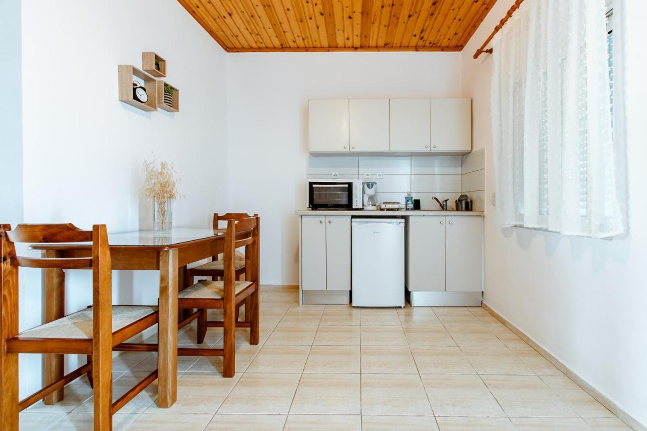 Koulouris Apartments & Studios Каливес Экстерьер фото