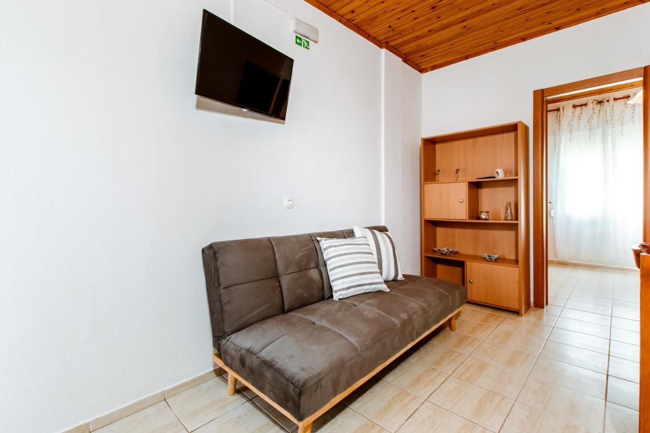 Koulouris Apartments & Studios Каливес Экстерьер фото