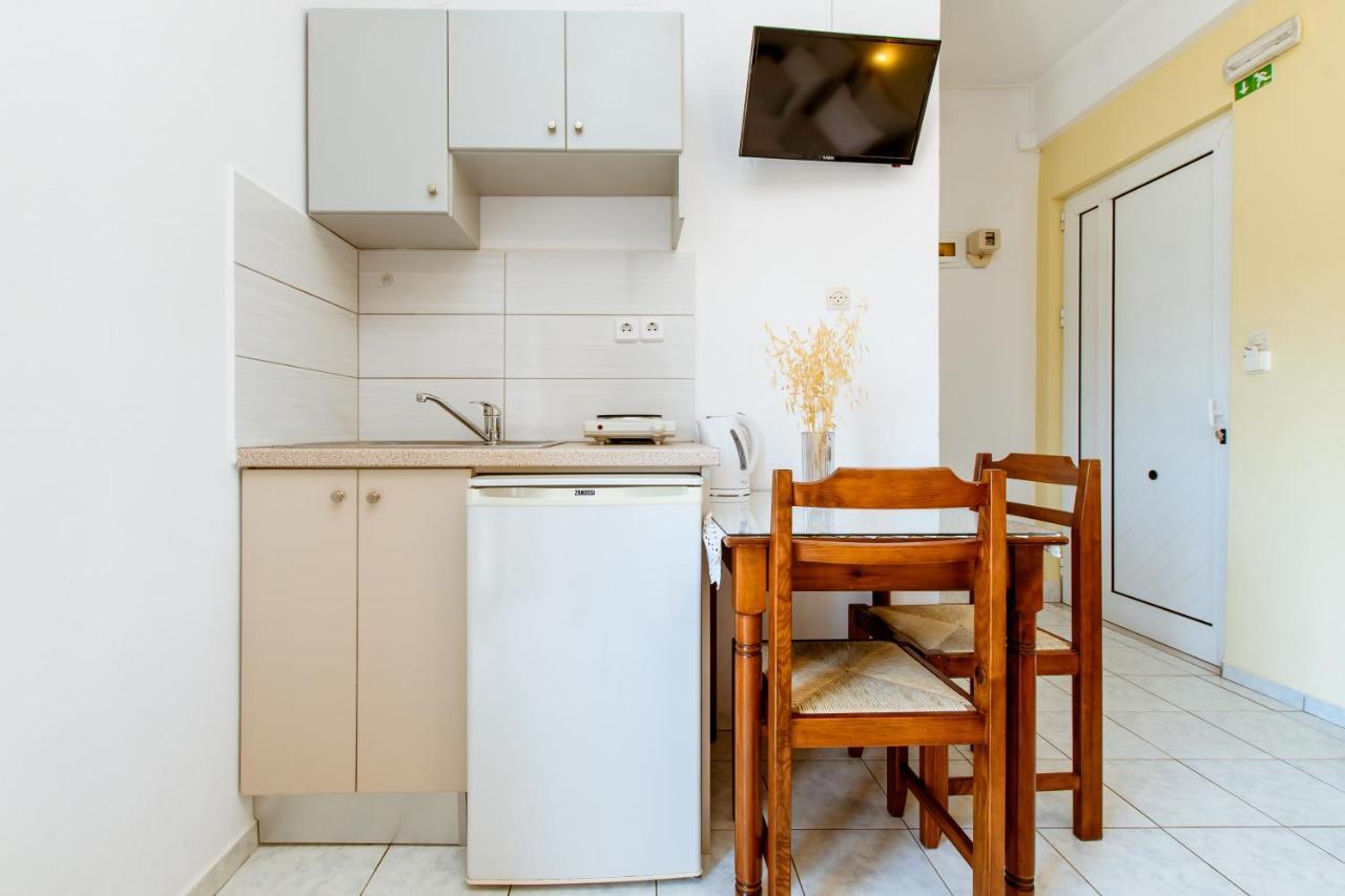 Koulouris Apartments & Studios Каливес Экстерьер фото