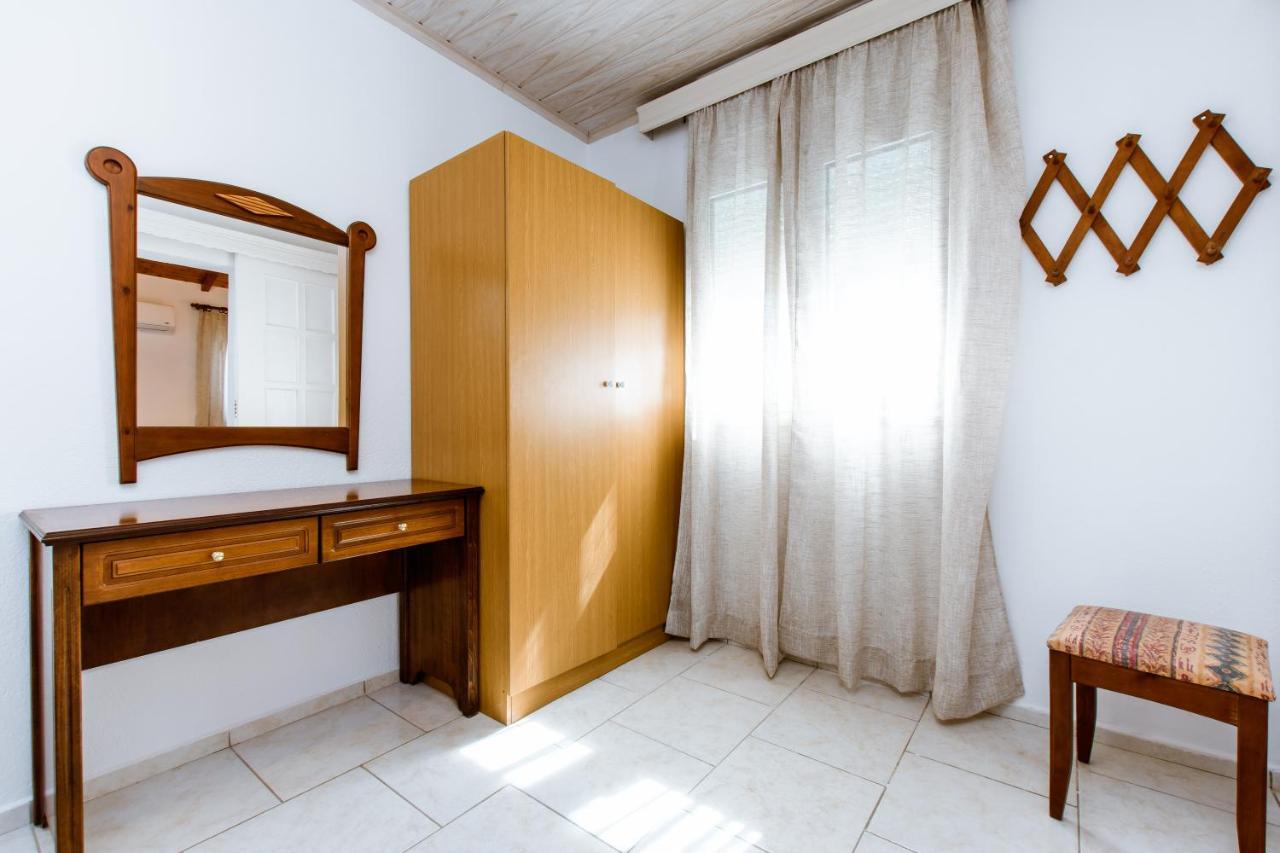 Koulouris Apartments & Studios Каливес Экстерьер фото
