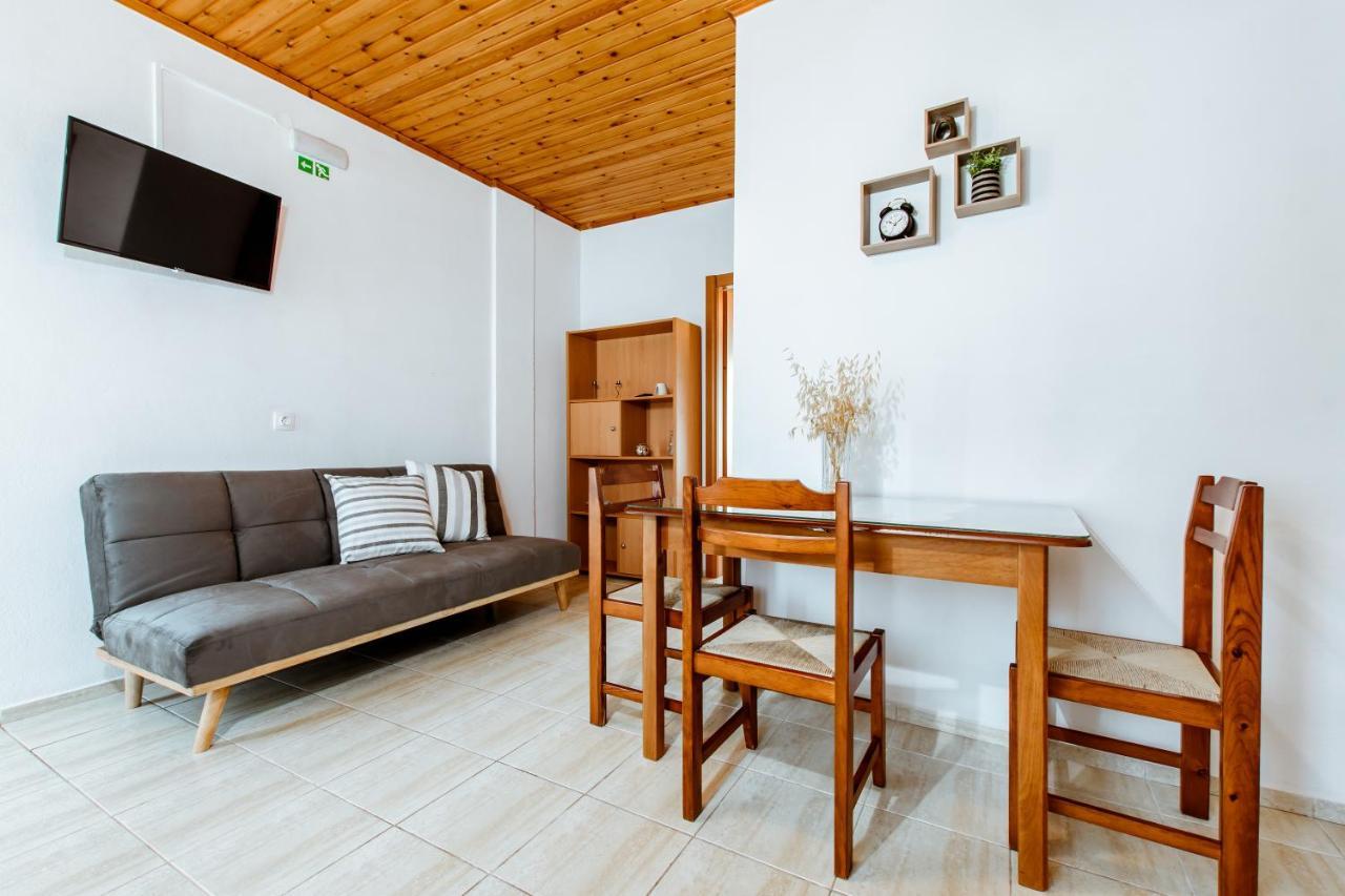 Koulouris Apartments & Studios Каливес Экстерьер фото