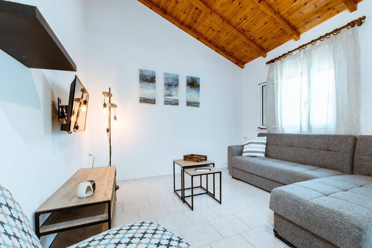 Koulouris Apartments & Studios Каливес Экстерьер фото