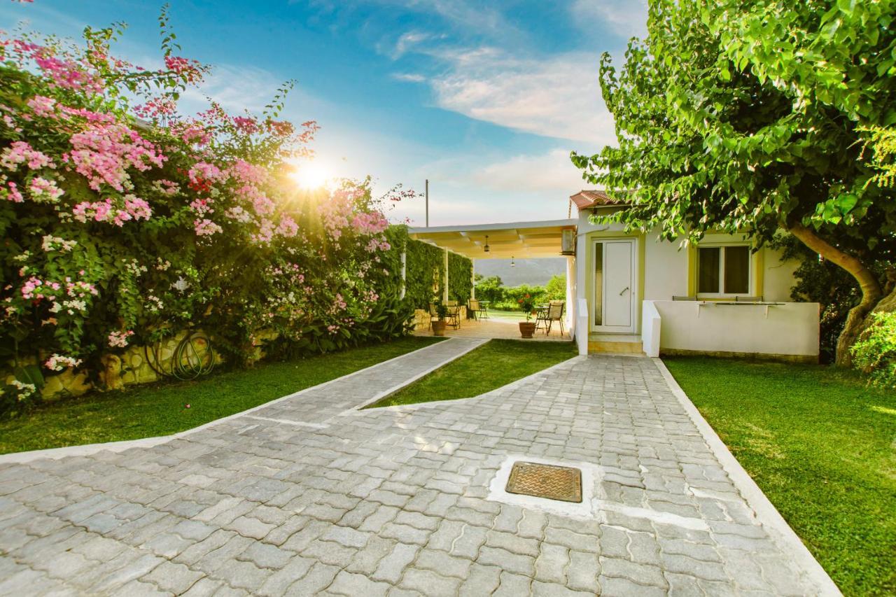 Koulouris Apartments & Studios Каливес Экстерьер фото