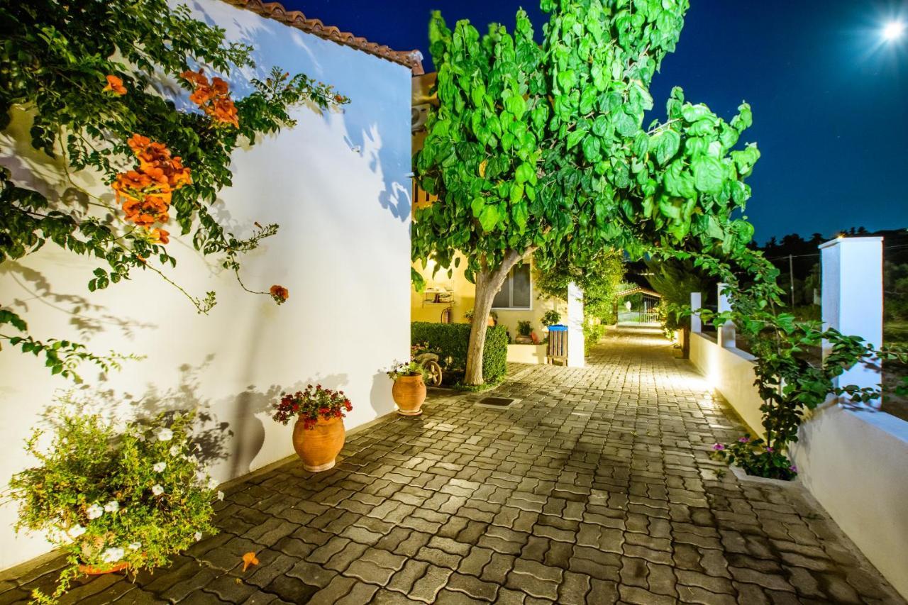 Koulouris Apartments & Studios Каливес Экстерьер фото
